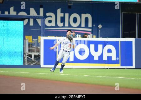 Miami, États-Unis. 07 septembre 2023. Miami, Floride, États-Unis ; Los Angeles Dodgers Infielder Chris Taylor (3 ans) attrape un ballon équitable en troisième manche à LoanDepot Park le 7 septembre 2023. (Photo de Rick Munroe/Sipa USA) crédit : SIPA USA/Alamy Live News Banque D'Images
