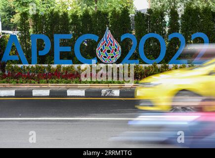 221116 -- BANGKOK, 16 novembre 2022 -- cette photo prise le 14 novembre 2022 montre le logo de l'APEC 2022 à Bangkok, Thaïlande. La 29e Réunion des dirigeants économiques de l'APEC de la coopération économique Asie-Pacifique se tiendra à Bangkok, en Thaïlande, du 18 au 19 novembre. THAÏLANDE-BANGKOK-APEC-PRÉPARATIFS GuoxLei PUBLICATIONxNOTxINxCHN Banque D'Images