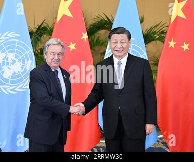 221116 -- BALI, le 16 novembre 2022 -- le président chinois Xi Jinping rencontre le secrétaire général de l'ONU Antonio Guterres à Bali, Indonésie, le 16 novembre 2022. INDONESIA-BALI-CHINA-XI JINPING-UN-GUTERRES-MEETING YANXYAN PUBLICATIONXNOTXINXCHN Banque D'Images