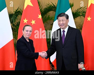 221116 -- BALI, le 16 novembre 2022 -- le président chinois Xi Jinping rencontre le Premier ministre italien Giorgia Meloni à Bali, Indonésie, le 16 novembre 2022. INDONÉSIE-BALI-CHINE-XI JINPING-ITALIE-MELONI-RÉUNION SHENXHONG PUBLICATIONXNOTXINXCHN Banque D'Images