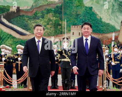 Actualités Bilder des Tages 221128 -- BEIJING, le 28 novembre 2022 -- le président chinois Xi Jinping organise une cérémonie de bienvenue pour la visite du président mongol Ukhnaagiin Khurelsukh avant leurs entretiens au Grand Hall du peuple à Beijing, capitale de la Chine, le 28 novembre 2022. CHINE-PÉKIN-XI JINPING-MONGOLIE-PRÉSIDENT-POURPARLERS CN DINGXLIN PUBLICATIONXNOTXINXCHN Banque D'Images