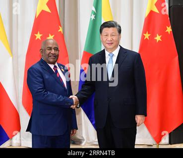 221209 -- RIYAD, le 9 décembre 2022 -- le président chinois Xi Jinping rencontre son homologue comorien Azali Assoumani à Riyad, en Arabie saoudite, le 9 décembre 2022. ARABIE SAOUDITE-RIYAD-XI JINPING-COMORES-PRESIDENT-MEETING YUEXYUEWEI PUBLICATIONXNOTXINXCHN Banque D'Images