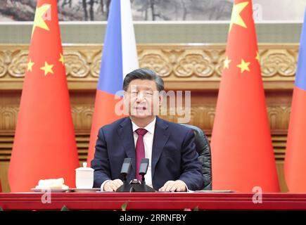 230109 -- PÉKIN, le 9 janvier 2023 -- le président chinois Xi Jinping rencontre le président tchèque Milos Zeman par liaison vidéo à Pékin, capitale de la Chine, le 9 janvier 2023. CHINE-BEIJING-XI JINPING-PRÉSIDENT TCHÈQUE-RÉUNION CN DINGXHAITAO PUBLICATIONXNOTXINXCHN Banque D'Images