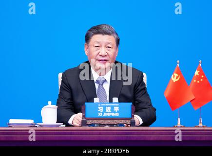 230315 -- PÉKIN, le 15 mars 2023 -- Xi Jinping, secrétaire général du Comité central du PCC du Parti communiste chinois et président chinois, assiste à la réunion de haut niveau du PCC en dialogue avec les partis politiques mondiaux par liaison vidéo et prononce un discours à Beijing, capitale de la Chine, le 15 mars 2023. CHINE-PÉKIN-XI JINPING-CPC DIALOGUE AVEC LES PARTIS POLITIQUES MONDIAUX RÉUNION DE HAUT NIVEAU CN HUANGXJINGWEN PUBLICATIONXNOTXINXCHN Banque D'Images