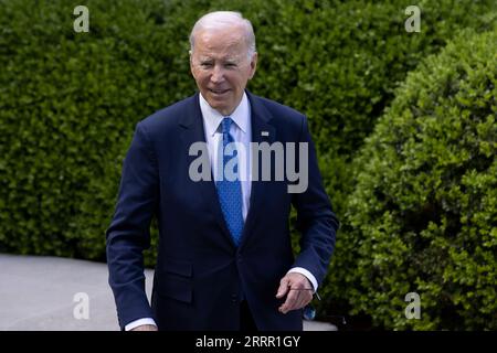 230425 -- WASHINGTON, le 25 avril 2023 -- le président américain Joe Biden est photographié lors d'un événement à la Maison Blanche à Washington, D.C., aux États-Unis, le 24 avril 2023. Biden a officiellement annoncé mardi qu'il se présentait à la réélection à la présidence en 2024, cherchant à obtenir quatre autres années à la Maison Blanche, selon une vidéo de campagne en ligne. Photo de /Xinhua U.S.-WASHINGTON, D.C.-BIDEN-PRESIDENTIAL BID AaronxSchwartz PUBLICATIONxNOTxINxCHN Banque D'Images
