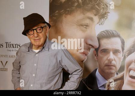 8 septembre 2023, Athènes, Grèce : WOODY ALLEN arrive à la première de son film ''coup de chance'' à Athènes. (Image de crédit : © Aristidis Vafeiadakis/ZUMA Press Wire) USAGE ÉDITORIAL SEULEMENT! Non destiné à UN USAGE commercial ! Banque D'Images