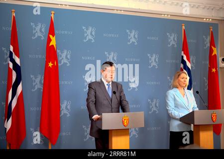 Actualités Bilder des Tages 230512 -- OSLO, le 12 mai 2023 -- le conseiller d'État chinois et ministre des Affaires étrangères Qin Gang L et le ministre norvégien des Affaires étrangères Anniken Huitfeldt assistent à une conférence de presse conjointe à Oslo, Norvège, le 12 mai 2023. NORWAY-OSLO-CHINA-QIN GANG-NORWAY-FM-PRESS CONFERENCE LINXJING PUBLICATIONXNOTXINXCHN Banque D'Images