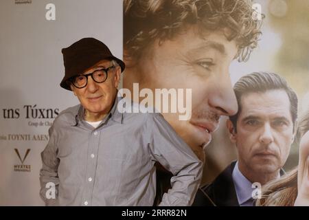 8 septembre 2023, Athènes, Grèce : WOODY ALLEN arrive à la première de son film ''coup de chance'' à Athènes. (Image de crédit : © Aristidis Vafeiadakis/ZUMA Press Wire) USAGE ÉDITORIAL SEULEMENT! Non destiné à UN USAGE commercial ! Banque D'Images