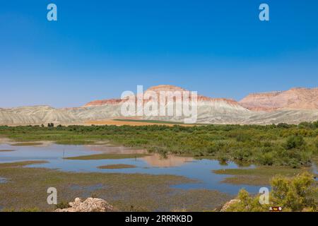 Nallihan Kus Cenneti ou Nallihan Bird Sanctuary et Rainbow Hills ou Kiz Tepesi à Ankara. Banque D'Images