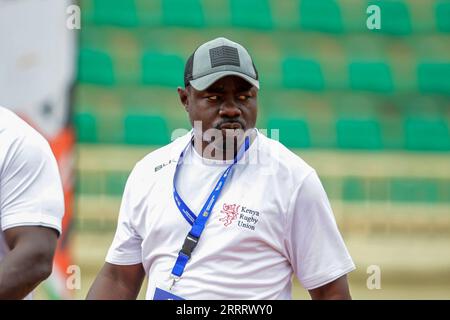 NYAYO, KENYA - JUILLET 30 : Kenya moins de 20 ans l'entraîneur du Chipu Curtis Olago mène les poursuites contre le Zimbabwe lors du Trophée World Rugby moins de 20 ans au Nyayo National Banque D'Images