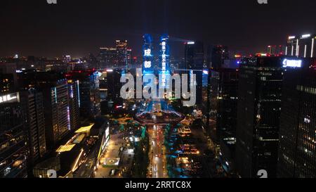 230715 -- CHENGDU, 15 juillet 2023 -- cette photo aérienne prise le 14 juillet 2023 montre la vue nocturne à Chengdu dans la province du Sichuan du sud-ouest de la Chine. Les 31e Jeux mondiaux universitaires d'été de la FISU auront lieu à Chengdu du 28 juillet au 8 août 2023. SPCHINA-CHENGDU-UNIVERSIADE-CITY CN XuxBingjie PUBLICATIONxNOTxINxCHN Banque D'Images