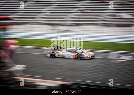 38 DA COSTA Antonio Felix (prt), STEVENS Will (gbr), YE Yifei (chn), Hertz Team Jota, Porsche 963, action pendant les 6 heures du Fuji 2023, 6e manche du Championnat du monde d'Endurance FIA 2023, du 7 au 10 septembre 2023 sur le Fuji Speedway, à Oyama, Japon Banque D'Images