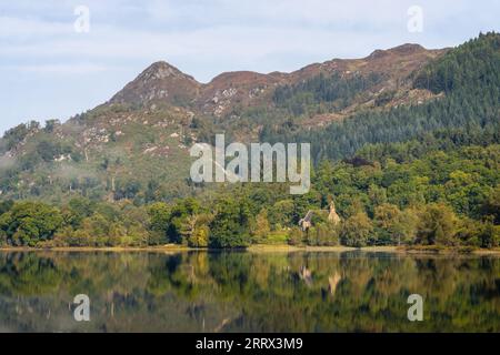 Loch Achray en septembre Banque D'Images