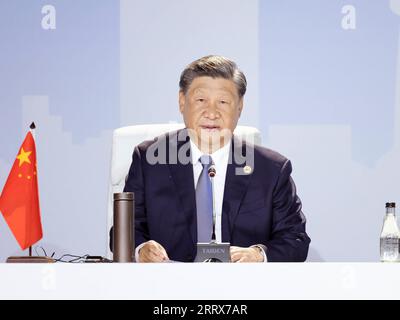 230824 -- JOHANNESBURG, le 24 août 2023 -- le président chinois Xi Jinping prononce un discours important lors d'une conférence de presse lors du 15e sommet des BRICS à Johannesburg, en Afrique du Sud, le 24 août 2023. Les dirigeants des BRICS sont convenus jeudi d’inviter six pays, à savoir l’Argentine, l’Égypte, l’Éthiopie, l’Iran, l'Arabie saoudite et les Émirats arabes Unis Émirats arabes Unis, à rejoindre le groupe. AFRIQUE DU SUD-JOHANNESBURG-XI JINPING-BRICS-PRESS CONFERENCE DINGXHAITAO PUBLICATIONXNOTXINXCHN Banque D'Images