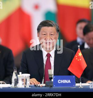 230824 -- JOHANNESBURG, le 24 août 2023 -- le président chinois Xi Jinping prononce un discours liminaire lors du dialogue des dirigeants sino-africains à Johannesburg, en Afrique du Sud, le 24 août 2023. Xi a co-présidé avec le président sud-africain Cyril Ramaphosa le dialogue des dirigeants sino-africains jeudi. AFRIQUE DU SUD-JOHANNESBURG-XI JINPING-CHINE-AFRIQUE DIALOGUE HUANGXJINGWEN PUBLICATIONXNOTXINXCHN Banque D'Images