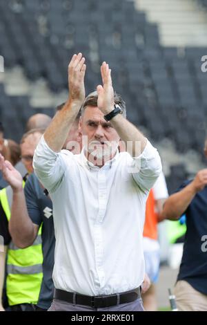 Milton Keynes, Royaume-Uni. 9 septembre 2023.Graham Alexander, entraîneur de Milton Keynes dons avant le match de Sky Bet League 2 entre MK dons et Notts County au Stadium MK, Milton Keynes le samedi 9 septembre 2023. (Photo : John Cripps | MI News) crédit : MI News & Sport / Alamy Live News Banque D'Images