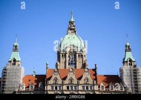 Hanovre, Allemagne. 04 septembre 2023. Le nouvel hôtel de ville avec dôme et plate-forme d'observation. Crédit : Julian Stratenschulte/dpa/Alamy Live News Banque D'Images