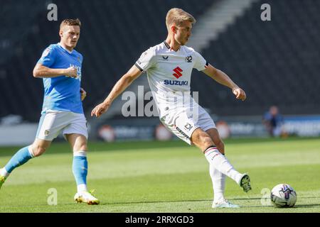 Milton Keynes, Royaume-Uni. 9 septembre 2023.Milton Keynes donne Jack Tucker lors de la première moitié du match Sky Bet League 2 entre MK dons et Notts County au Stadium MK, Milton Keynes le samedi 9 septembre 2023. (Photo : John Cripps | MI News) crédit : MI News & Sport / Alamy Live News Banque D'Images