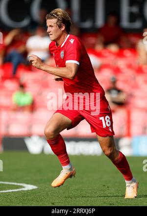 Tommy Leigh d'Accrington Stanley en action lors du match de Sky Bet League Two au Wham Stadium, Accrington. Date de la photo : Samedi 9 septembre 2023. Banque D'Images