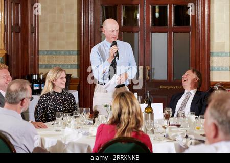 Harry Mount à l'Oldie Literary Lunch 05-09-23 Cloe Watson-Michael Crick-Jane Ridley ; ; The National Liberal Club ; London; Banque D'Images