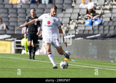 Milton Keynes, Royaume-Uni. 9 septembre 2023.Milton Keynes donne Tommy Smith lors de la seconde moitié du match Sky Bet League 2 entre MK dons et Notts County au Stadium MK, Milton Keynes le samedi 9 septembre 2023. (Photo : John Cripps | MI News) crédit : MI News & Sport / Alamy Live News Banque D'Images