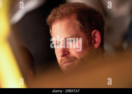 Duesseldorf, Allemagne. 09 septembre 2023. Le prince Harry, duc de Sussex, assiste à l'ouverture des 6e Jeux Invictus à la Merkur Spiel Arena. La compétition paralympique pour les athlètes handicapés de guerre est organisée en Allemagne pour la première fois. Crédit : Rolf Vennenbernd/dpa/Alamy Live News Banque D'Images