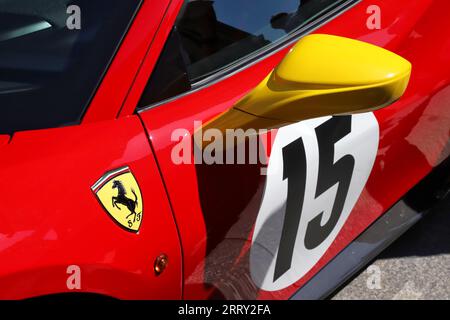 MARANELLO, MODÈNE, ITALIE, septembre 2023 - détail de la voiture de sport super Ferrari Banque D'Images