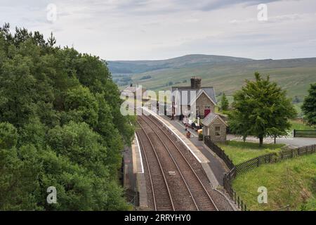 Gare de Dent sur le chemin de fer Settle to Carlisle, la plus haute gare principale en Angleterre, c'est la vue vers le sud Banque D'Images