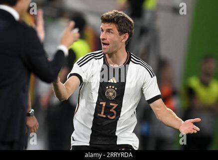 Wolfsburg, Allemagne. 10 septembre 2023. Football : internationaux, Allemagne - Japon, Volkswagen Arena, l'Allemand Thomas Müller sur la touche. REMARQUE IMPORTANTE : conformément aux exigences de la DFL Deutsche Fußball Liga et de la DFB Deutscher Fußball-Bund, il est interdit d'utiliser ou de faire utiliser des photographies prises dans le stade et/ou du match sous forme de séquences et/ou de séries de photos de type vidéo. Crédit : Julian Stratenschulte/dpa/Alamy Live News Banque D'Images