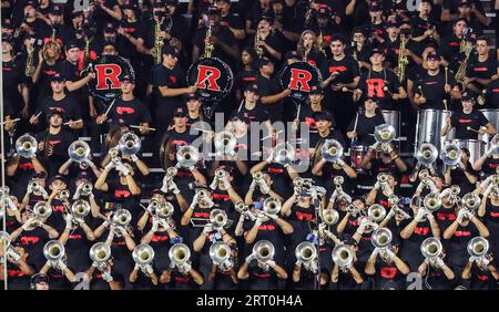 Piscataway, New Jersey, États-Unis. 09 septembre 2023. Les Rutgers Marching Knights jouent pour la foule lors du match de football de la NCAA entre les Temple Owls et les Rutgers Scarlet Knights au SHI Stadium de Piscataway, New Jersey Mike Langish/CSM/Alamy Live News Banque D'Images