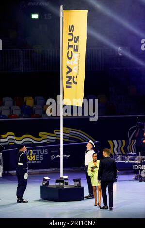 Flaggenhissung BEI der Eröffnung der Invictus Jeux Düsseldorf 2023 in der Merkur Spiel-Arena. Düsseldorf, 09.09.2023 Banque D'Images