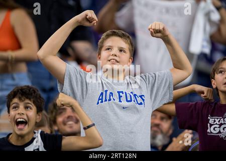 Houston, Texas, États-Unis. 9 septembre 2023. Un fan des Falcons de l'Air Force lors d'un match entre les Falcons de l'Air Force et les Bearkats de Sam Houston à Houston, Texas. Trask Smith/CSM/Alamy Live News Banque D'Images