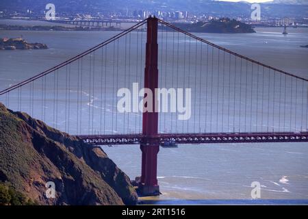 Vue rapprochée du Golden Gate Bridge Banque D'Images