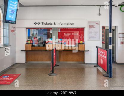 The Station, Grantham Lincolnshire – la billetterie et le centre d'information dans le hall de la gare Banque D'Images