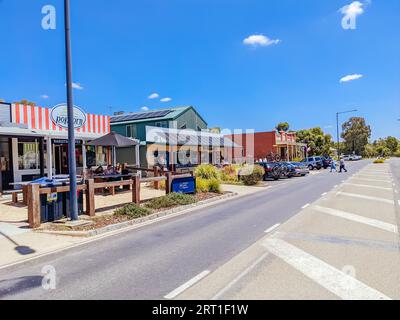 GLENROWAN, AUSTRALIE - 27 2021 DÉCEMBRE : ville historique de Glenrowan célèbre pour son histoire de Kelly Gang, lors d'une chaude journée d'été à Victoria, Australie Banque D'Images