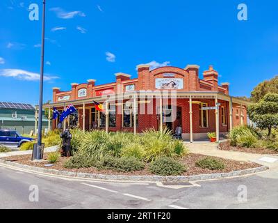 GLENROWAN, AUSTRALIE - 27 2021 DÉCEMBRE : ville historique de Glenrowan célèbre pour son histoire de Kelly Gang, lors d'une chaude journée d'été à Victoria, Australie Banque D'Images