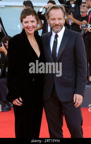 Maggie Gyllenhaal mit Ehemann Peter Sarsgaard BEI der Preisverleihung der Biennale di Venezia 2023 / 80. Internationale Filmfestspiele von Venedig im Palazzo del Cinema. Venedig, 09.09.2023 Banque D'Images