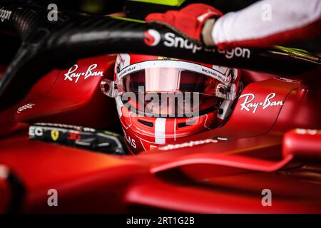 MELBOURNE, AUSTRALIE, AVRIL 8 : Charles Leclerc de la Scuderia Ferrari revient au garage après 2e entraînement à la Formule 1 Grand d'Australie 2022 Banque D'Images