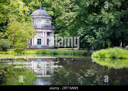 Dresde Palais Pillnitz et Parc sur l'Elbe. Pavillon anglais Banque D'Images