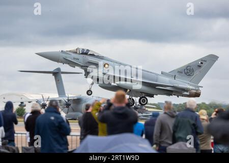 Qatari Emiri Air Force - Eurofighter Typhoon, arrivant à la RAF Fairford pour prendre le parc dans le Royal International Air Tattoo 2023. Banque D'Images