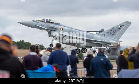 Qatari Emiri Air Force - Eurofighter Typhoon, arrivant à la RAF Fairford pour prendre le parc dans le Royal International Air Tattoo 2023. Banque D'Images