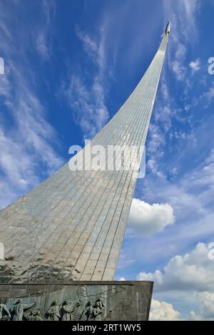 Moscou, Russie, le 25 août 2020 : Monument aux conquérants de l'espace dans le Musée de la cosmonautique, hauteur 107 mètres, créé en 1964. Moscou, Russie Banque D'Images