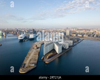 Copenhague, Danemark, 07 avril 2020 : vue aérienne du bâtiment de la ville de l'ONU par drone Banque D'Images