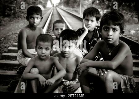 Photos de style de vie d'enfants des rues au Bangladesh Banque D'Images