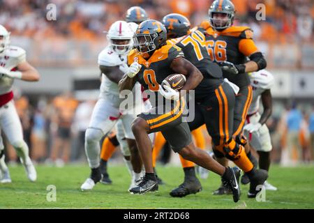 9 septembre 2023 : Jaylen Wright #0 des Tennessee Volunteers court le ballon pendant le match de football de la NCAA entre les volontaires de l'Université du Tennessee et les Austin Peay Governors au Neyland Stadium à Knoxville TN Tim Gangloff/CSM Banque D'Images