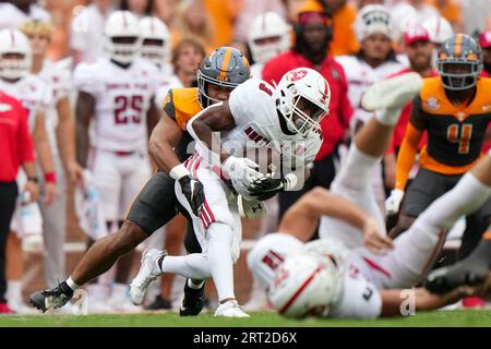 9 septembre 2023 : Aaron Beasley #6 des volontaires du Tennessee affronte Kenny Odom #3 des gouverneurs d'Austin Peay pendant le match de football de la NCAA entre les volontaires de l'Université du Tennessee et les gouverneurs d'Austin Peay au Neyland Stadium à Knoxville TN Tim Gangloff/CSM (image de crédit : © Tim Gangloff/Cal Sport Media) Banque D'Images