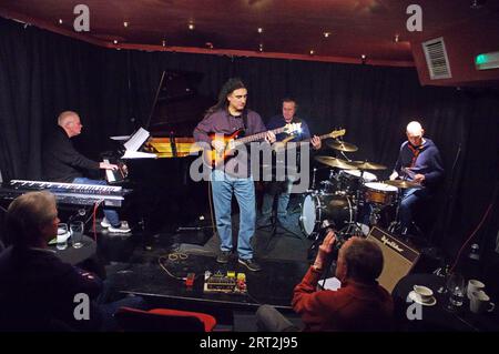 Davide Giovannini, Guillermo Hill, Andy Lafone et Steve Lodder, verdict Jazz Club, Brighton, East Sussex, 3 février 2023. Banque D'Images