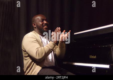 Isaac Asumadu, Aaron Liddard Quintet, verdict Jazz Club, Brighton, East Sussex, 25 mars 2023. Banque D'Images