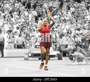 Flushing, Queens, NY, États-Unis. 9 septembre 2023. Coco Gauff (USA) célèbre sa victoire contre Aryna Sabalenka (BLR) 2-6, 6-3, 6-2, lors de la finale féminine de l'US Open disputée au Billie Jean King National tennis Center à Flushing, Queens, NY. © Grace Schultz/CSM/Alamy Live News Banque D'Images