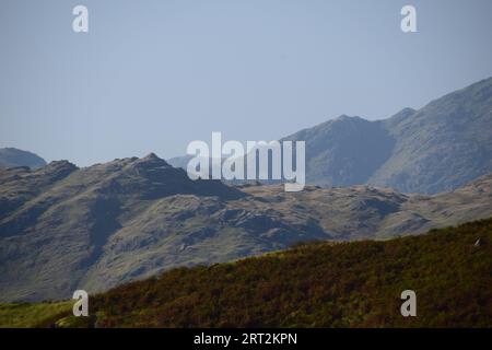 Superbes images de paysages le long de la route jusqu'à Stickle tarn dans le quartier des lacs anglais. Banque D'Images